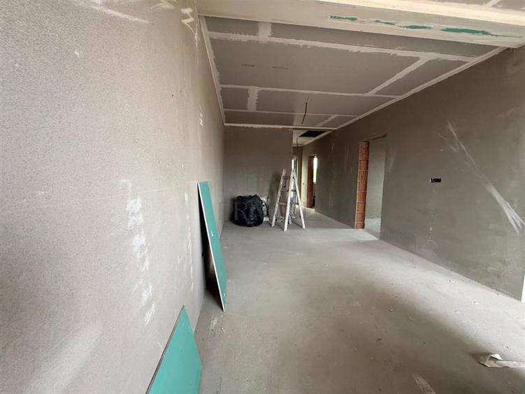 Duplex cu 3 camere cu Canalizare în Moșnița Nouă