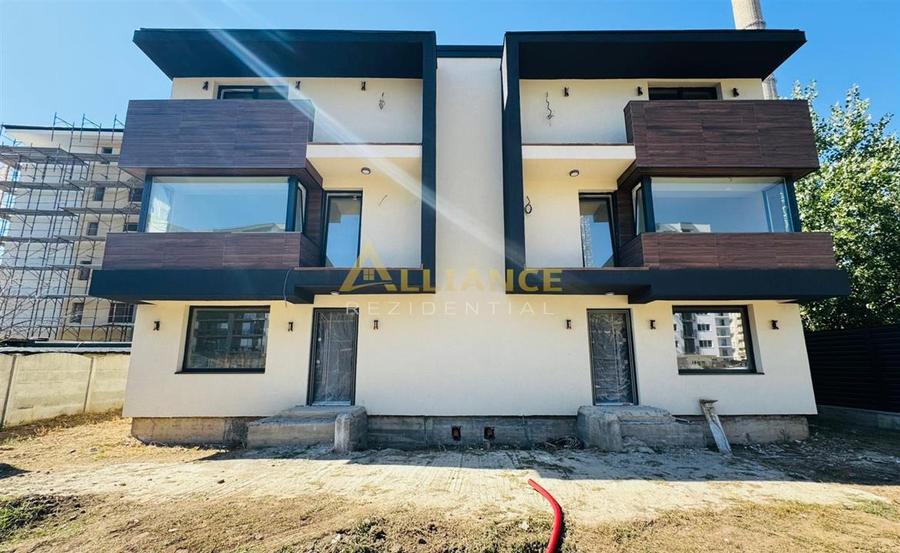 Duplex cu 4 camere cu Canalizare în Metalurgiei