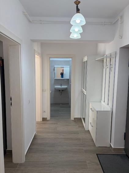 Apartament cu 2 camere decomandat, mobilat în Blejoi
