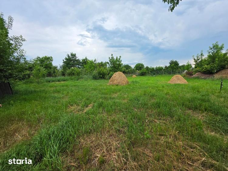 Casă cu 4 camere cu Teren 2400 Mp în Central