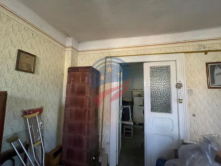 Casă individuală cu 3 camere cu Canalizare în Central