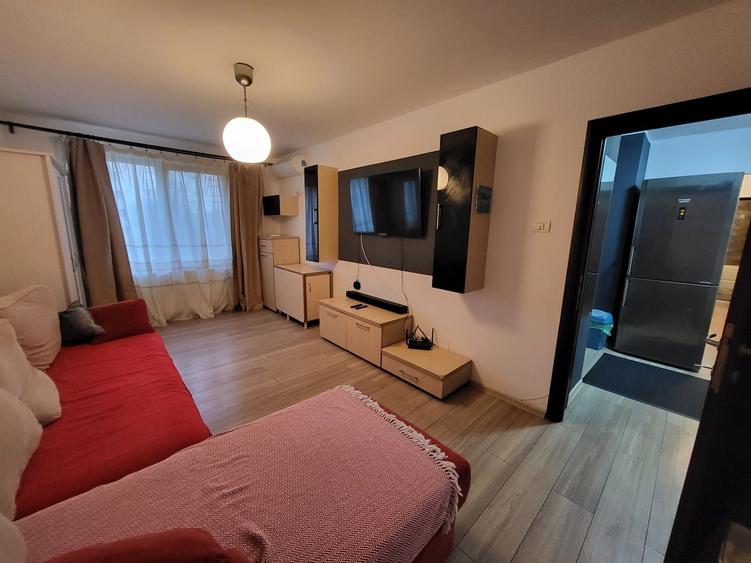 Apartament cu 3 camere decomandat în Dristor