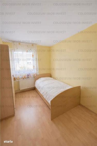 Apartament cu 3 camere decomandat în Astra
