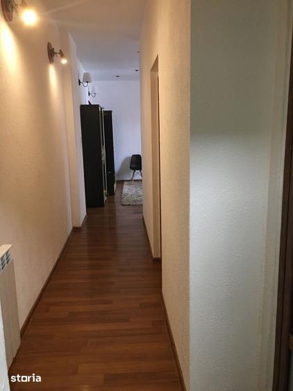 Casă cu 3 camere cu Teren 200 Mp în Central