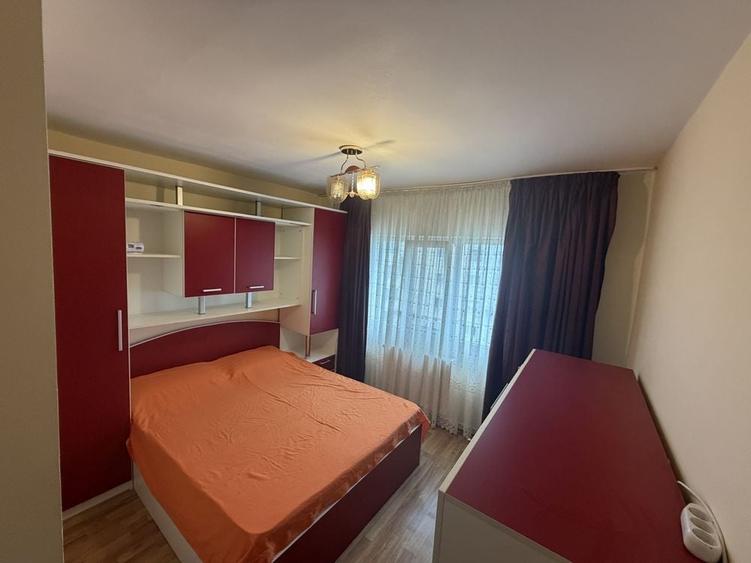 Apartament cu 2 camere decomandat în Pajura