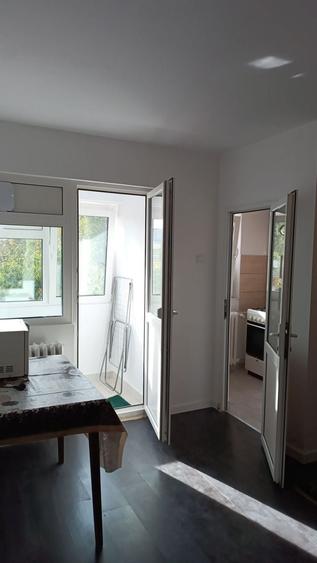 Apartament cu 2 camere decomandat, mobilat în Apărătorii Patriei