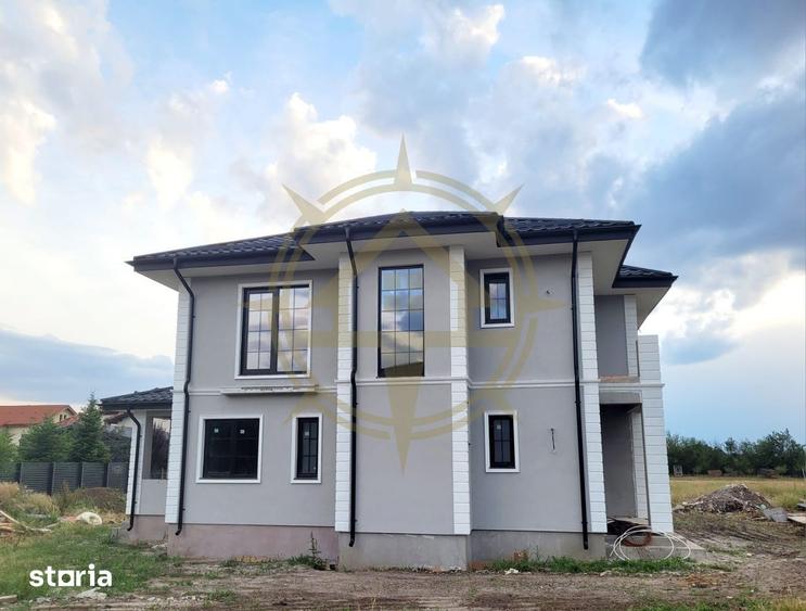 Casă cu 5 camere cu Teren 500 Mp în Corbeanca
