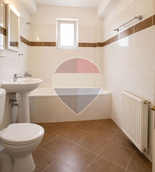 Apartament cu 3 camere semidecomandat, mobilat în Becaș