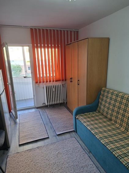 Garsonieră decomandată în Micălaca