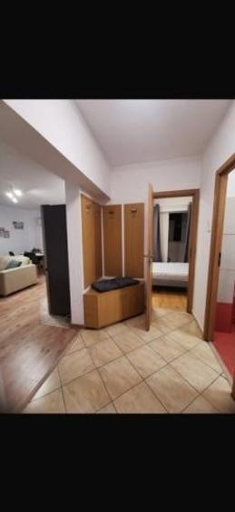 Apartament cu 2 camere decomandat, mobilat în Universitate