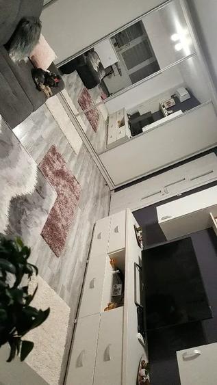 Apartament cu 2 camere semidecomandat în Gorjului