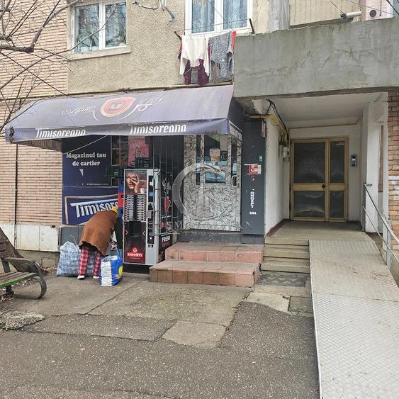 Spațiu comercial, de 30 mp, în Contactoare