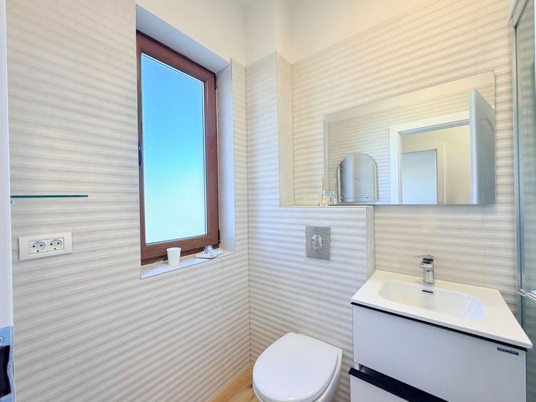 Duplex cu 5 camere cu Canalizare în Dumbrăvița