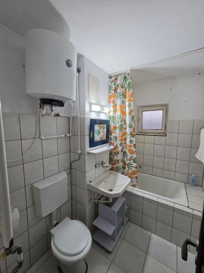 Apartament cu 2 camere decomandat în Girocului