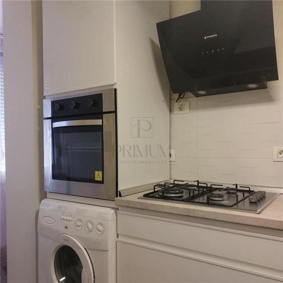 Apartament cu 3 camere decomandat în Complex Studențesc