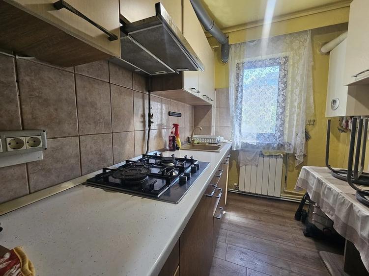 Apartament 2 camere de inchiriat parter-zona Sc. Gen. nr. 6 - 3