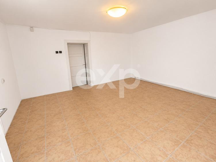 Casă cu 4 camere cu Canalizare în Andrei Mureșanu