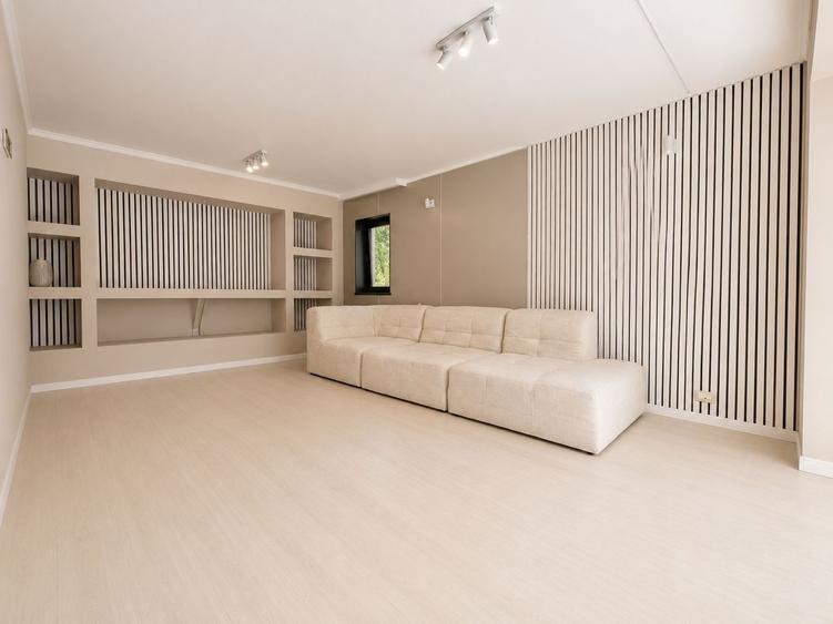 Apartament cu 3 camere decomandat, mobilat în Stadion