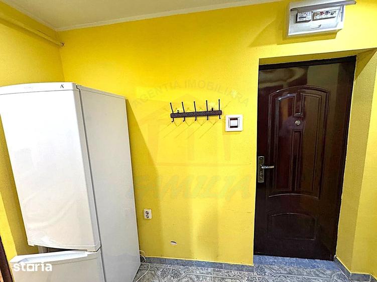Garsonieră decomandată în Micro 21