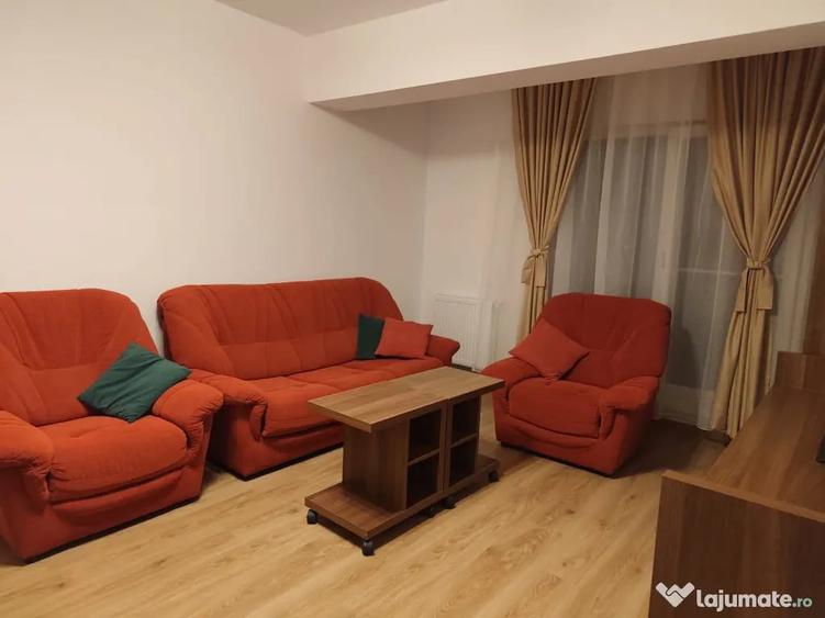 Apartament cu 2 camere decomandat în Titan