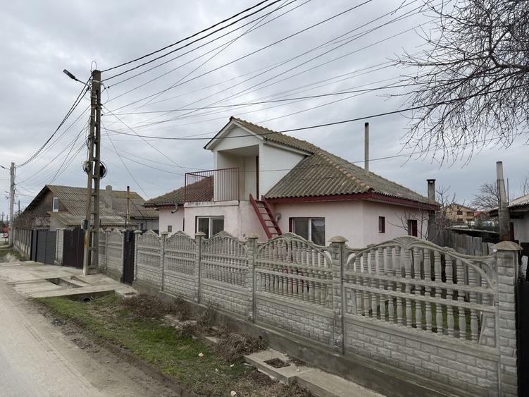 Casă cu 3 camere în Corbu