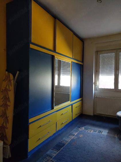 Apartament cu 3 camere semidecomandat în Central