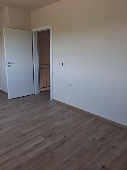 Proprietar vand jumatate de Duplex - 2