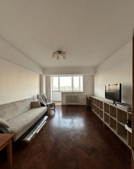 Apartament cu 3 camere decomandat în Titulescu