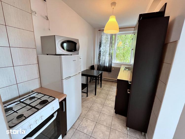Apartament cu 3 camere decomandat în Gruia