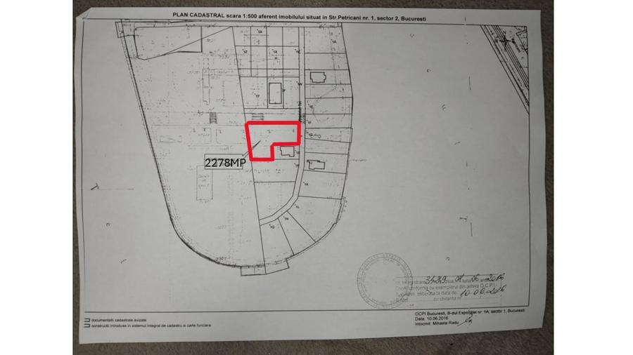 Teren intravilan de 2592 mp, în Petricani