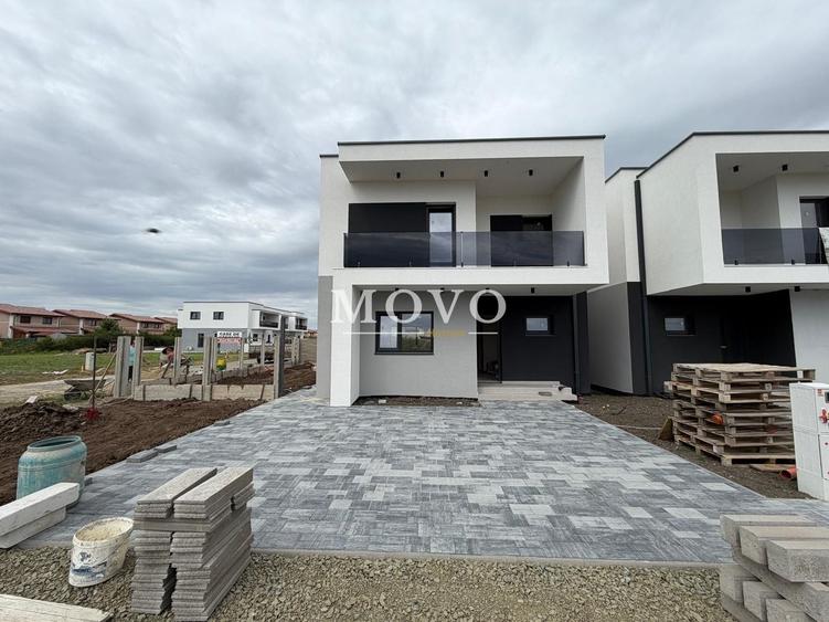 Casă individuală cu 4 camere cu Teren 280 Mp în Săcălaz