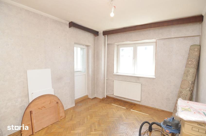 Apartament cu 4 camere decomandat în Grivița