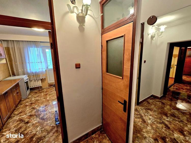 Apartament cu 2 camere decomandat în Frații Golești