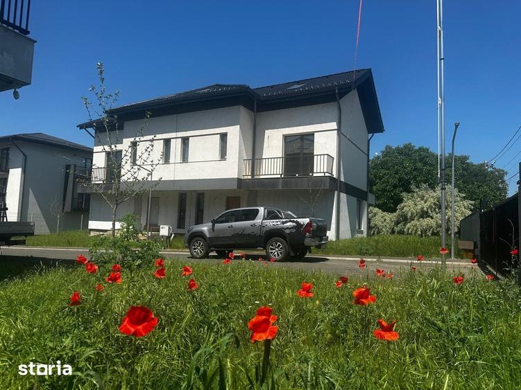 Casă cu Teren 300 Mp în Central