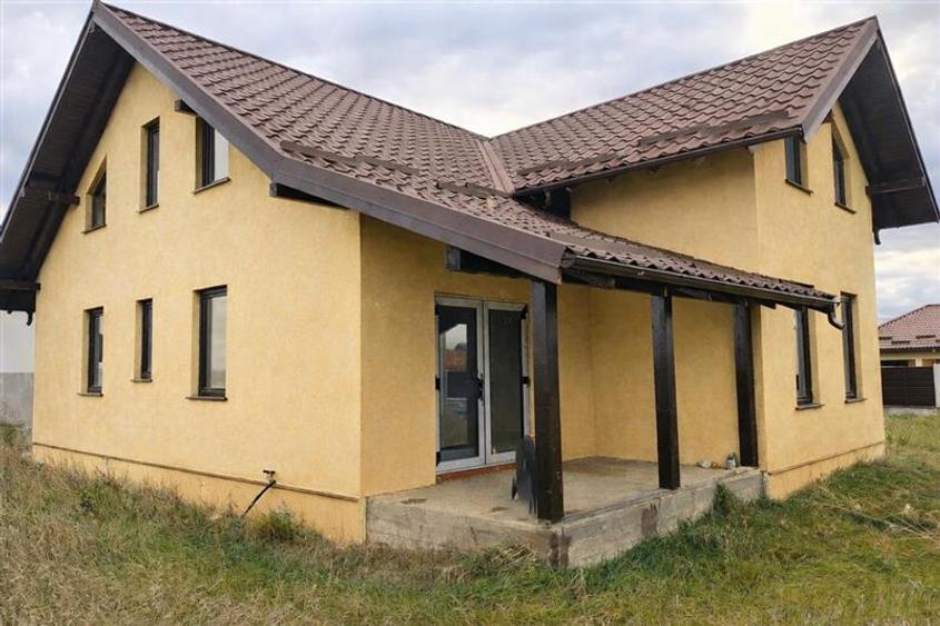 Casă individuală cu 5 camere cu Teren 650 Mp în Vorovești