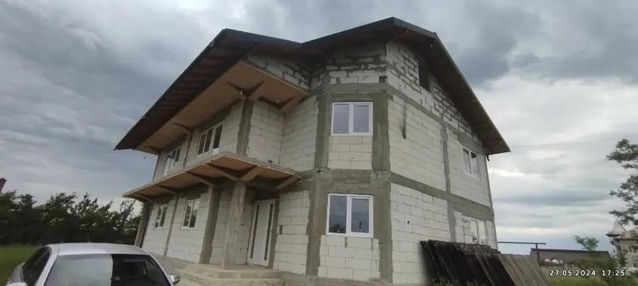 Casă cu 5 camere în Central