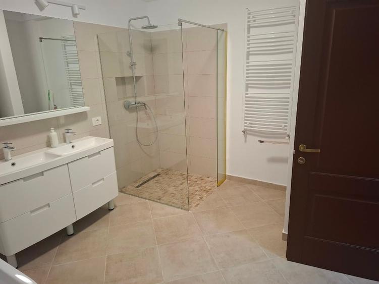 Casă individuală cu 5 camere cu Canalizare în Afumați