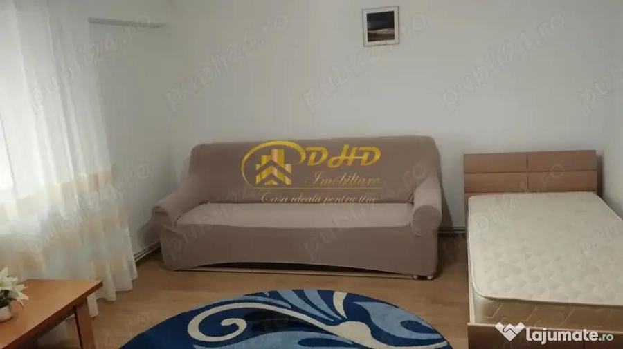 Apartament cu 3 camere decomandat în Hala Centrală