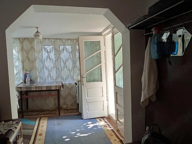 Casă cu Teren 300 Mp în Crucea de Sus