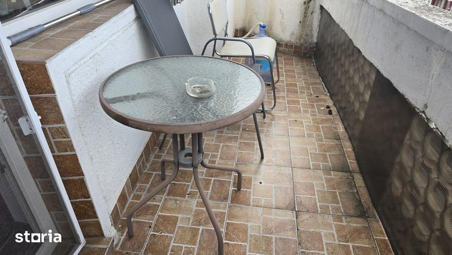 Apartament cu 2 camere decomandat în 22 Decembrie