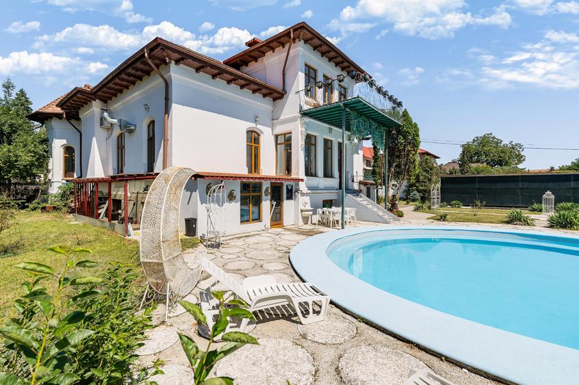 Casă individuală cu 21 camere cu Piscina în Central