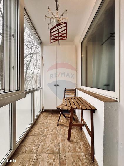 Apartament cu 3 camere semidecomandat, mobilat în Drumul Taberei