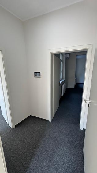 Casă individuală cu 9 camere cu Garaj în Cantemir