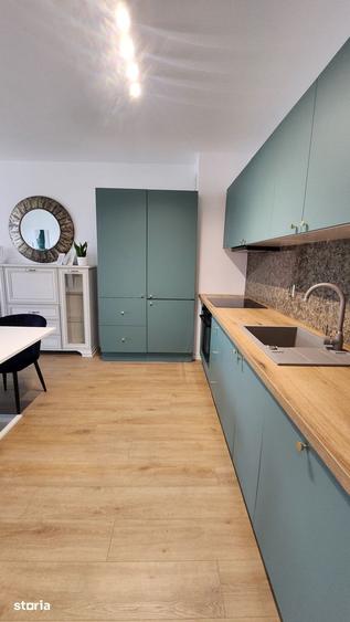 Apartament cu 3 camere semidecomandat în Dâmbul Rotund