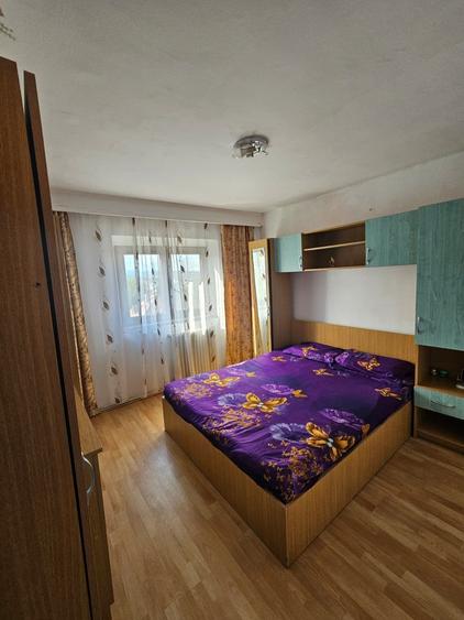 Apartament cu 3 camere în Cetate