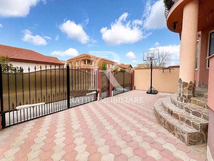 Casă cu 6 camere cu Canalizare în Rogerius