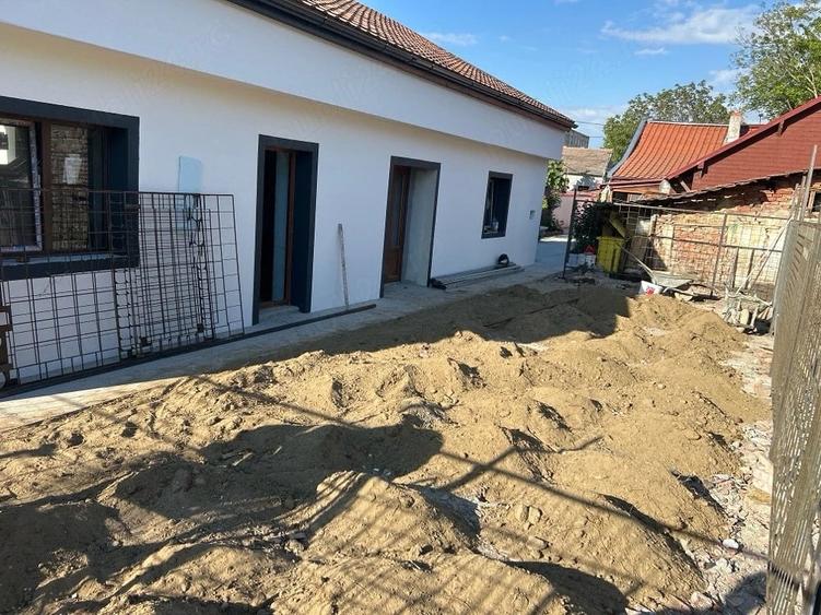 De vanzare casa 2 dormitoare un living baie 60mp plus teren in curte - 5