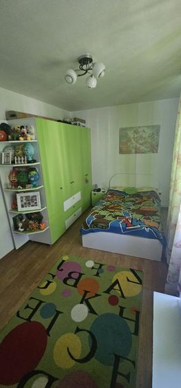Apartament cu 2 camere semidecomandat în Gojdu