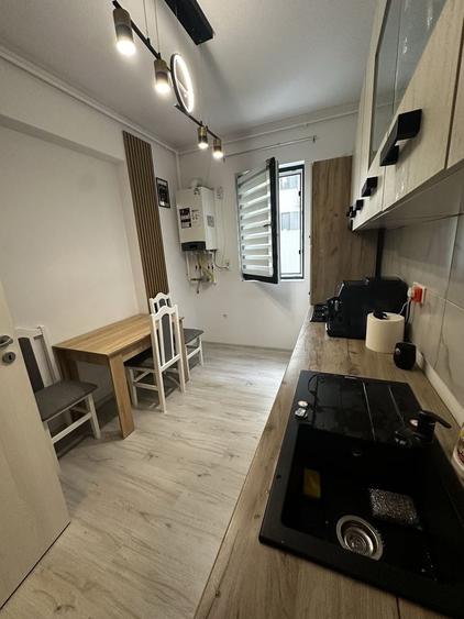 Apartament cu 2 camere decomandat în 1 Decembrie 1918