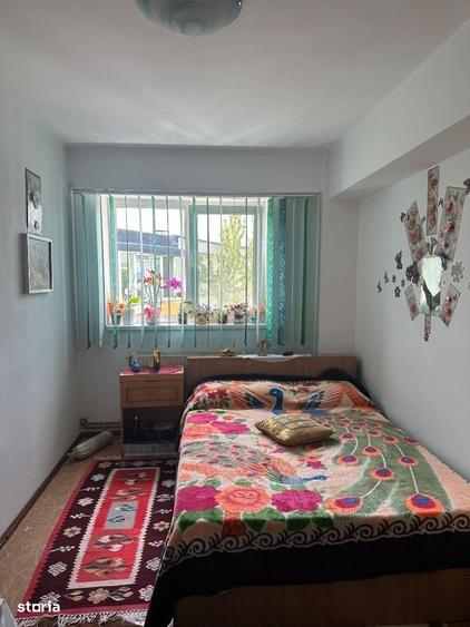 Apartament cu 4 camere decomandat în Câmpina
